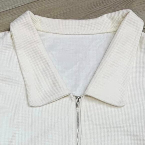 Feminine Cream Ribbed Cropped Top with Zipper - Picture 3 of 4